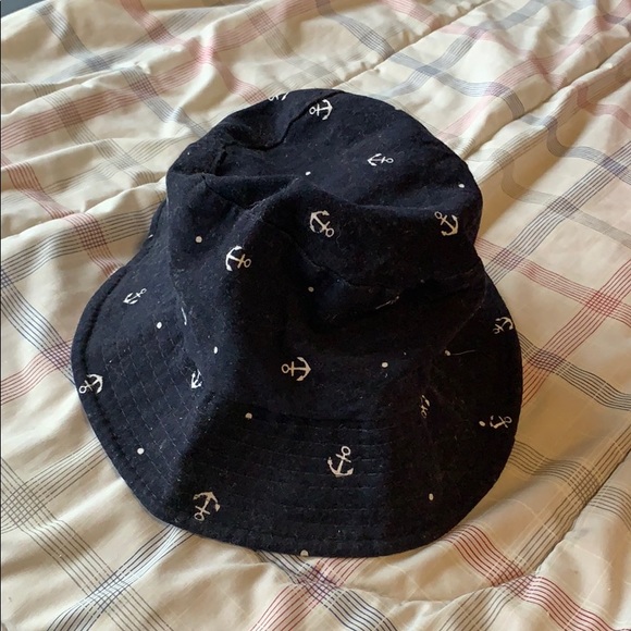 Bucket hat - Picture 1 of 2